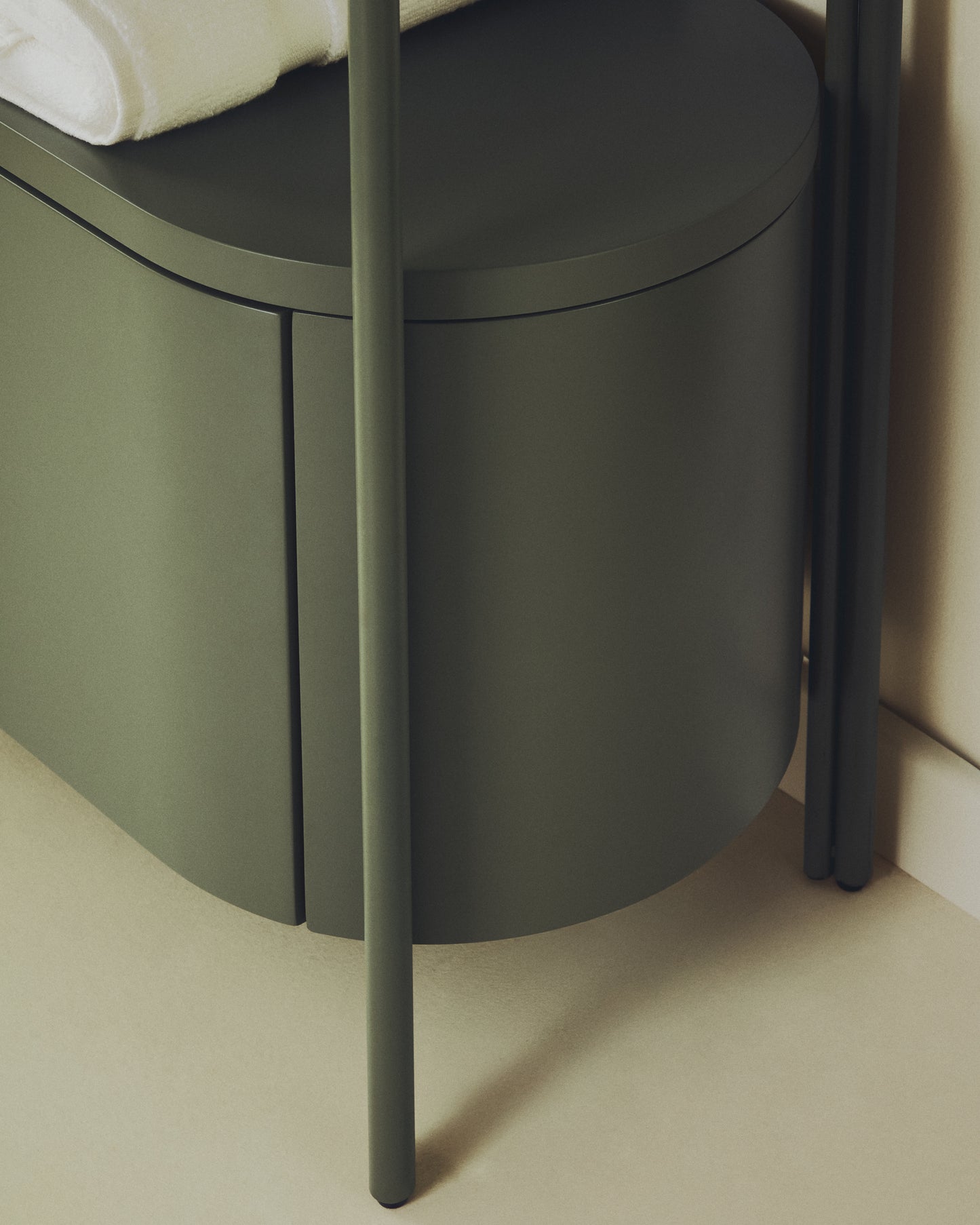 Mobile bagno Arely con struttura in acciaio e MDF laccato verde 90 x 40 cm