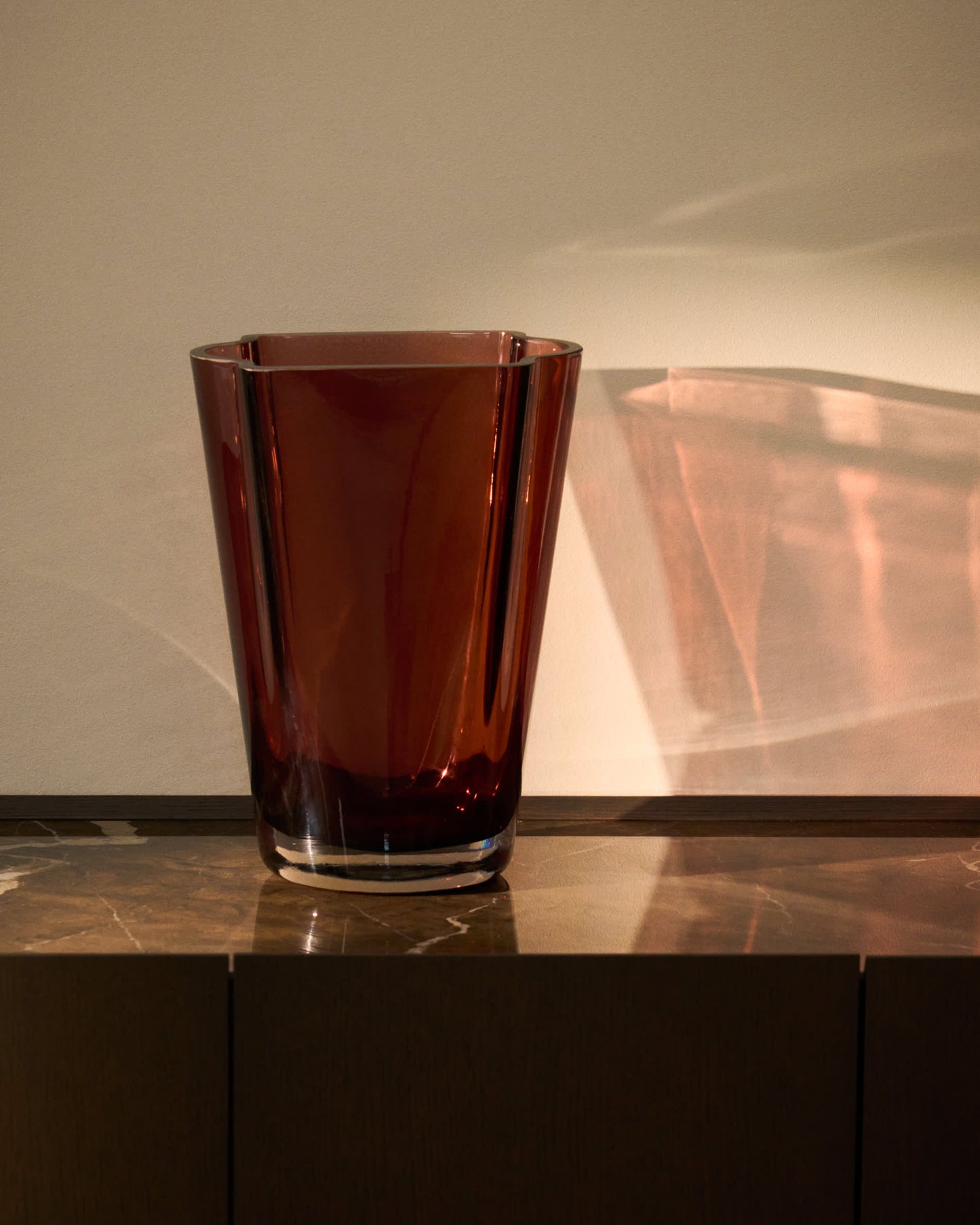 Vaso Uconi in vetro bordeaux 35 cm