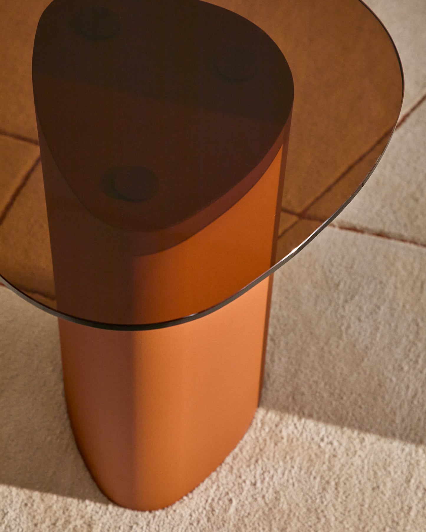 Tavolino Olir in vetro temperato e acciaio marrone 48 x 46,8 cm