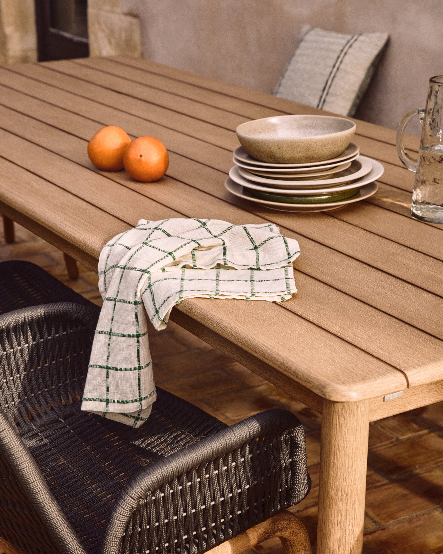 Tavolo Sori in legno massiccio di acacia FSC 100% 240 x 100 cm