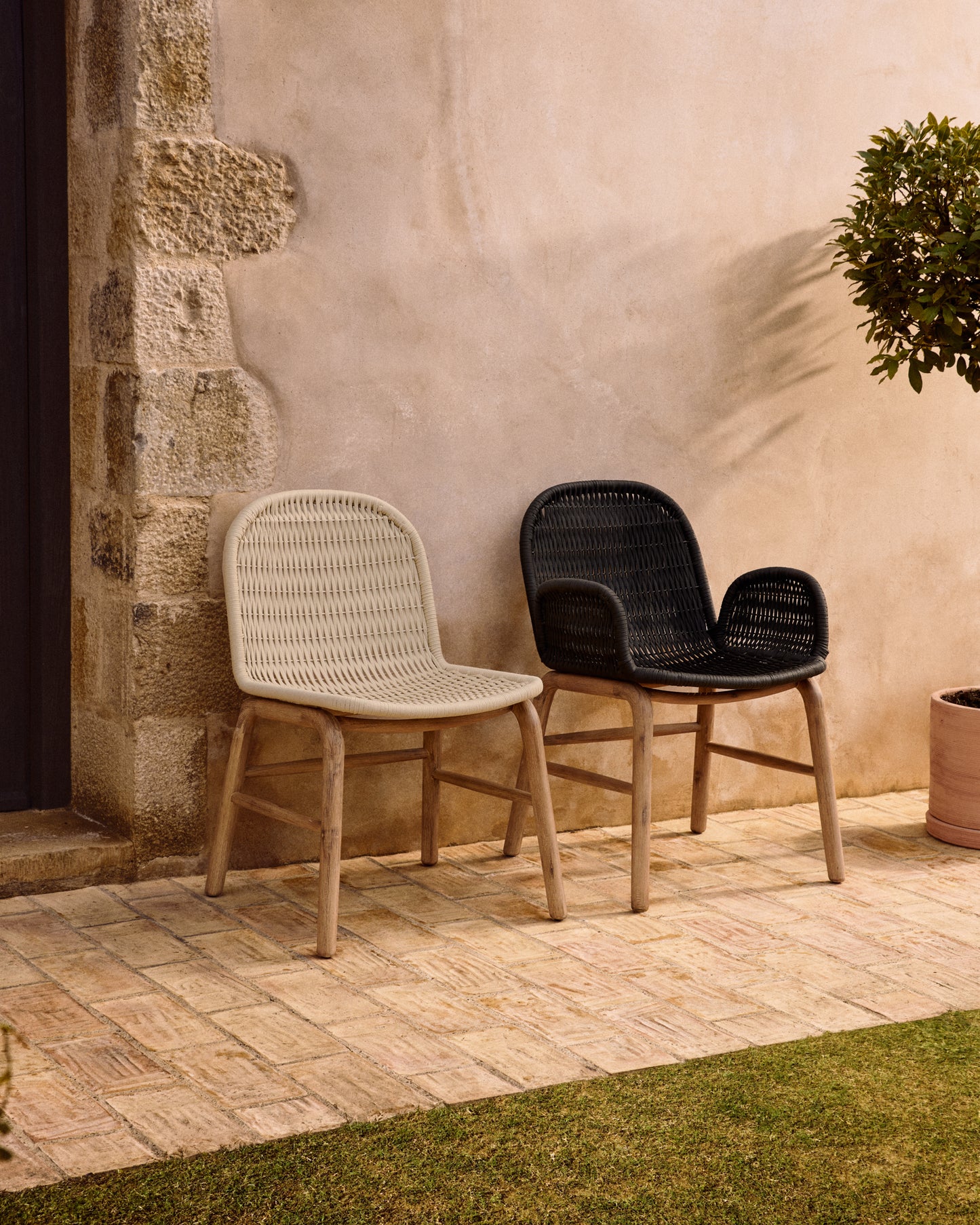 Sedia Alipa in legno massiccio di acacia e corda ecru
