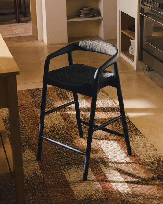 Sgabello Derile in rovere massiccio con finitura nera e corda di carta nera FSC Mix Credit 65 cm