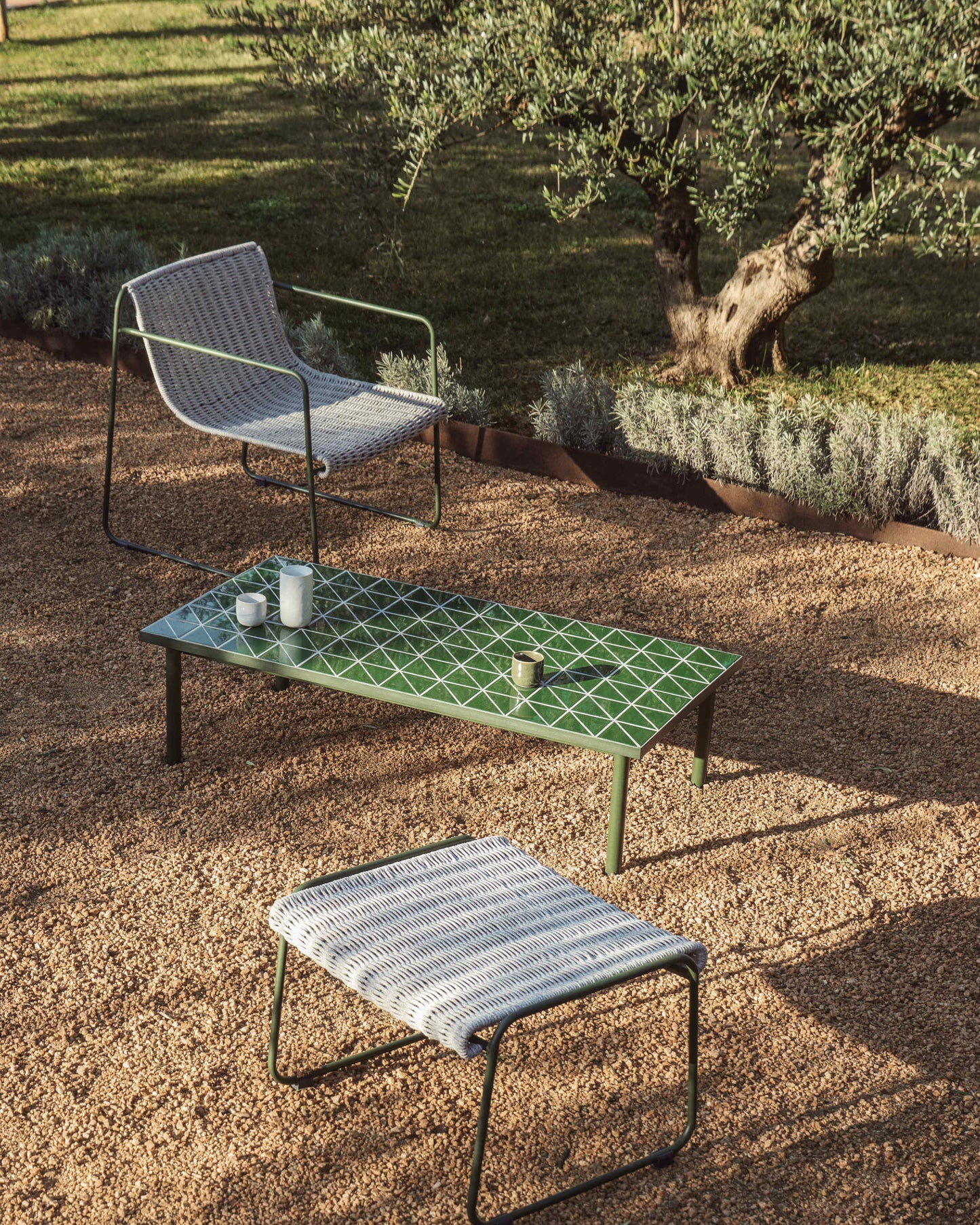 Tavolino da caffè Maurina in acciaio zincato verde con piastrelle verdi 122 x 61 cm