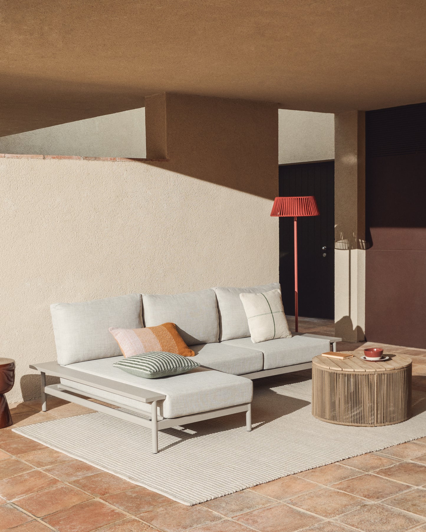 Piantana solare per esterni Aldet in corda piatta con base in metallo color terracotta Ø 46 cm