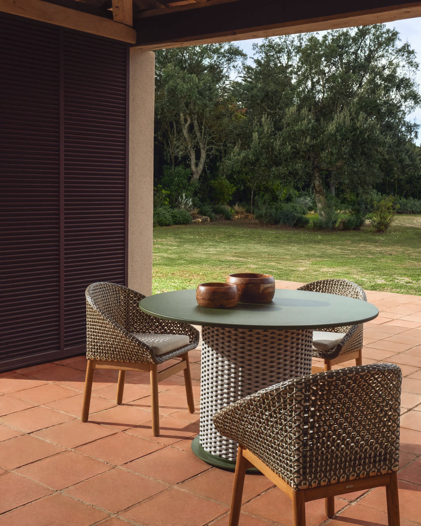 Sedia Olbia in rattan sintetico e legno massiccio 100% teak FSC