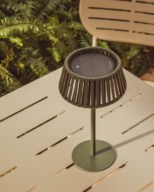 Lampada da tavolo solare per esterni Aldet in corda piatta con base in metallo verde