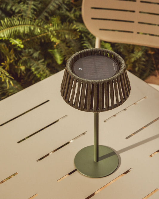 Lampada da tavolo solare per esterni Aldet in corda piatta con base in metallo verde