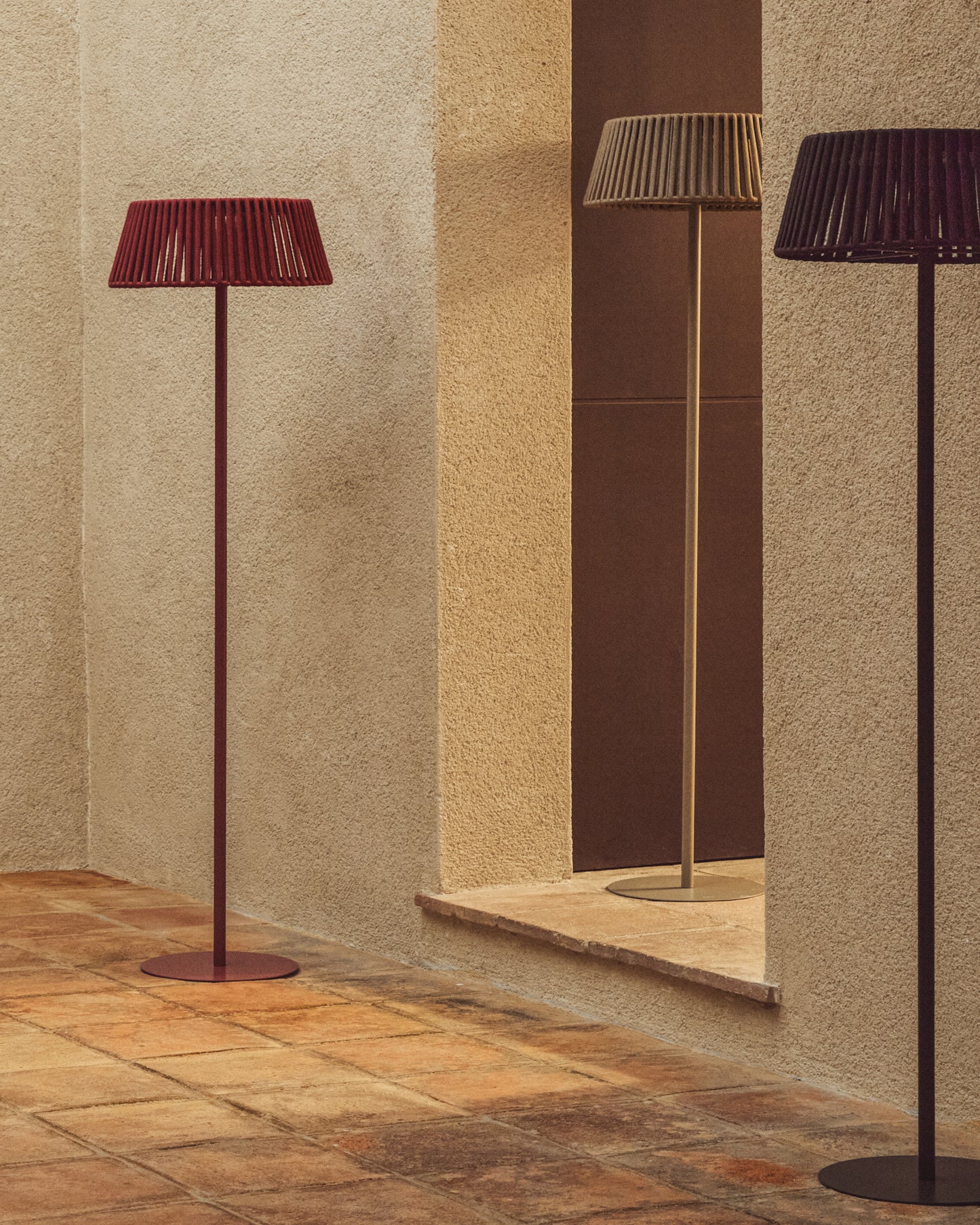 Piantana solare per esterni Aldet in corda piatta con base in metallo marrone Ø 46 cm