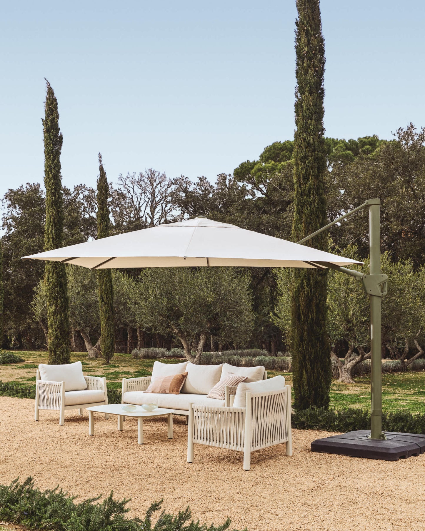 Ombrellone eccentrico Noli beige con struttura in alluminio verde 300 x 300 cm
