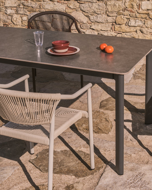 Tavolo Anafi in pietra sinterizzata e alluminio grafite 180 x 90 cm