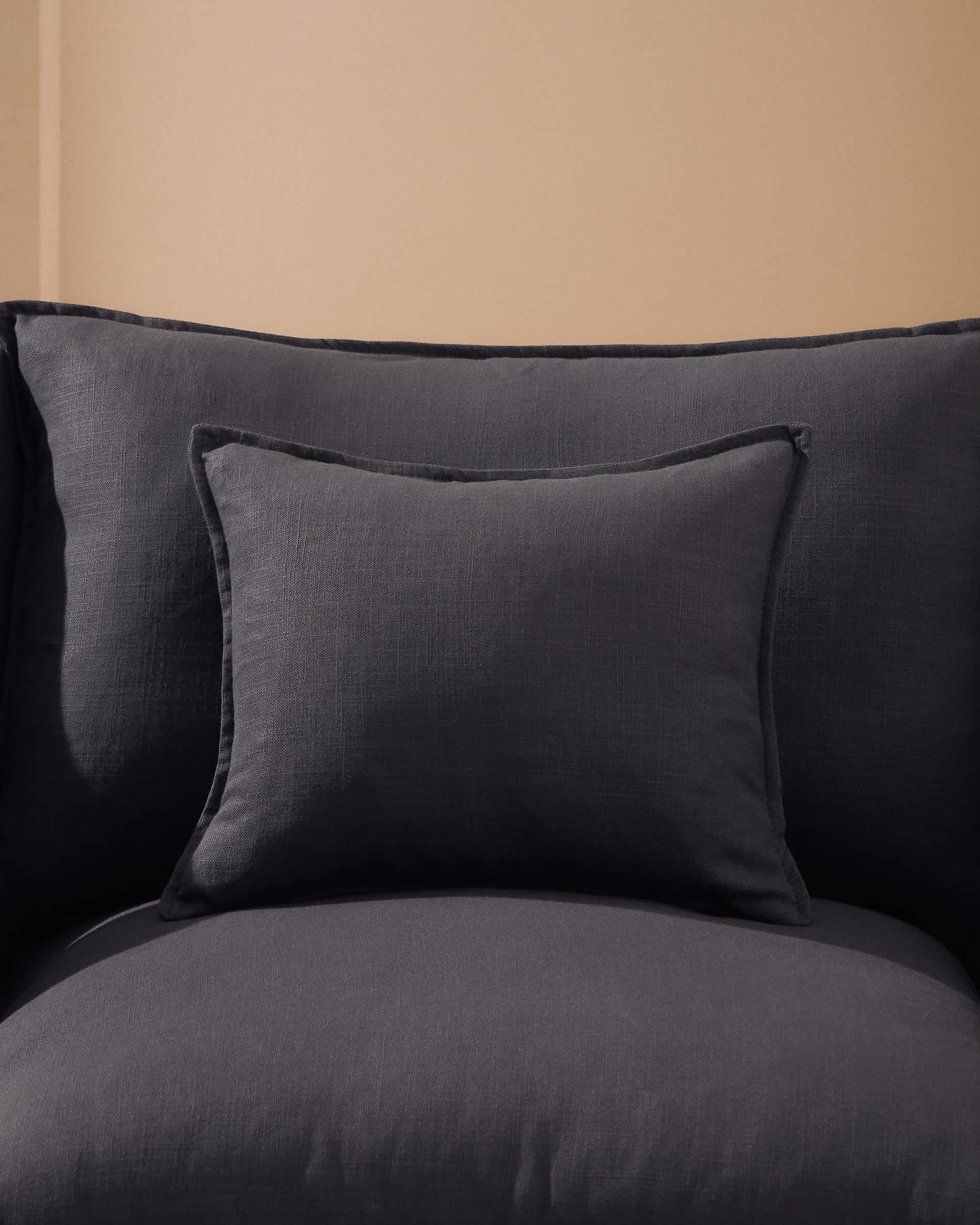 Divano modulare sfoderabile Anarela 5 posti in lino e viscosa grigio scuro 330 cm FSC Mix Credit