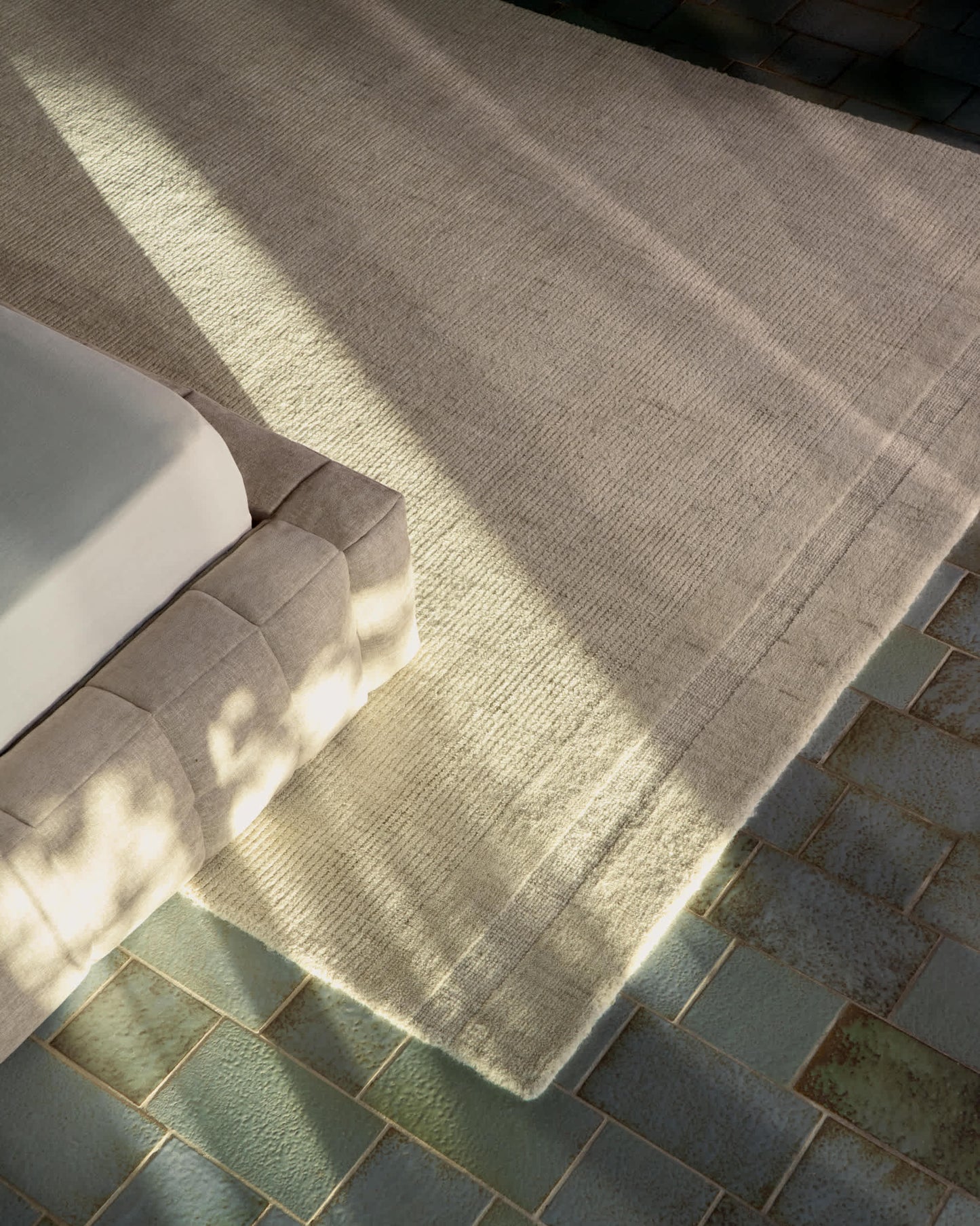 Tappeto Dalena in lana jacquard a righe beige 300 x 200 cm
