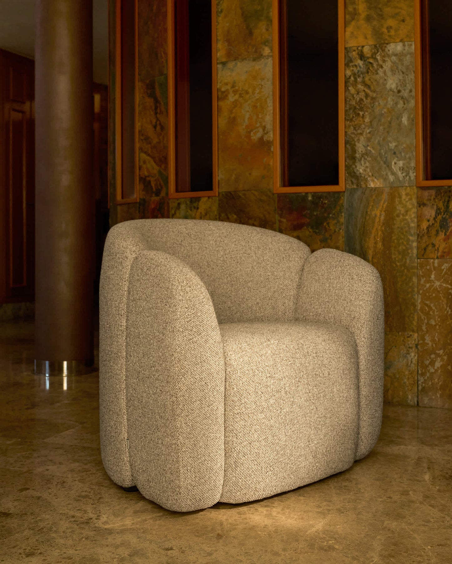 Poltrona Corvena in ciniglia beige FSC Mix Credit 85 cm
