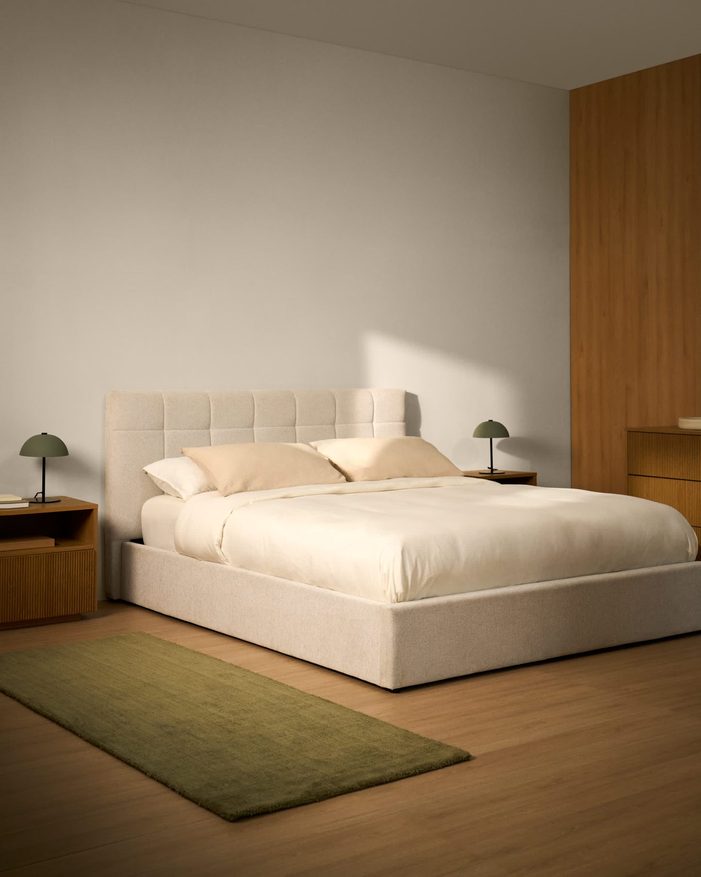 Letto contenitore sollevabile Darnela in ciniglia écru per materasso da 180 x 200 cm