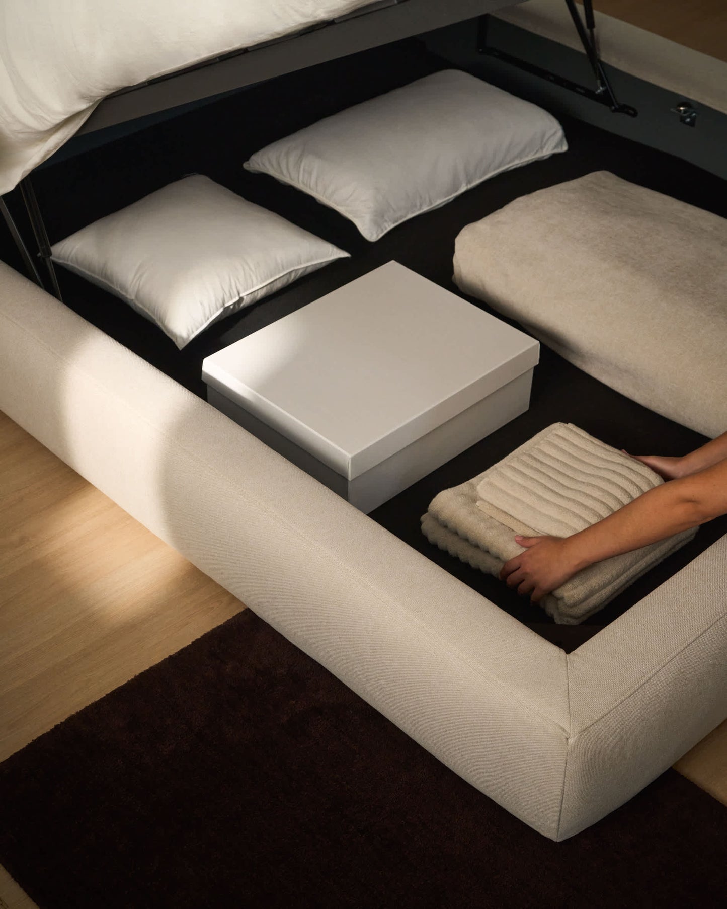 Letto sfoderabile con rete sollevabile Blok écru per materasso da 160 x 200 cm FSC Mix Credit