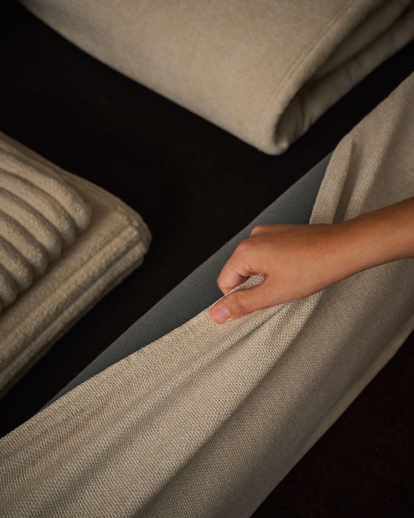 Letto sfoderabile con rete sollevabile Blok écru per materasso da 180 x 200 cm FSC Mix Credit