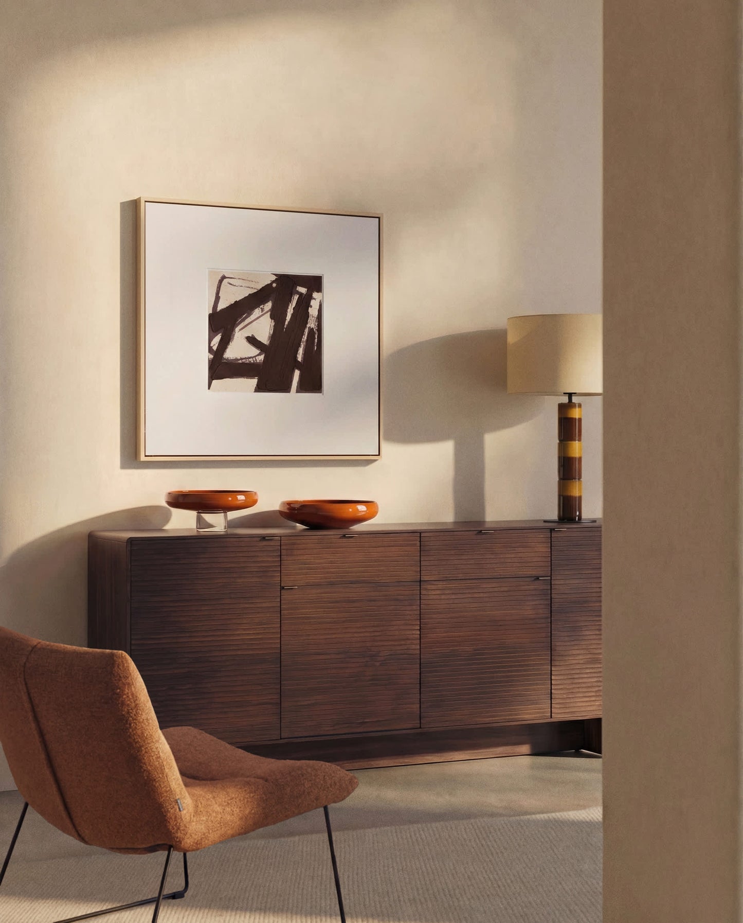 Credenza Norlen 4 ante e 2 cassetti in impiallacciato di noce 194,5 x 78 cm