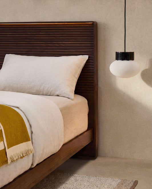 Testiera Norlen in impiallacciatura di noce con finitura scura e luce LED per letto da 160 x 200 cm