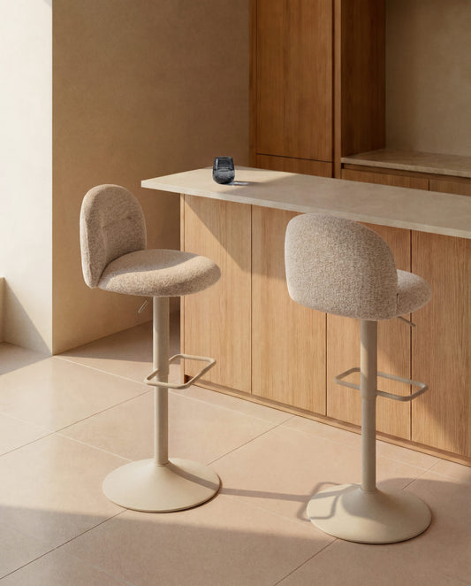 Sgabello Arino in ciniglia beige con gambe in metallo beige 65 cm FSC 100%