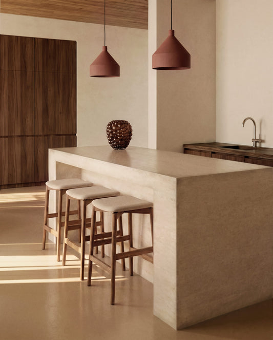 Sgabello Evera in ciniglia marrone e impiallacciato di rovere con finitura noce 65 cm