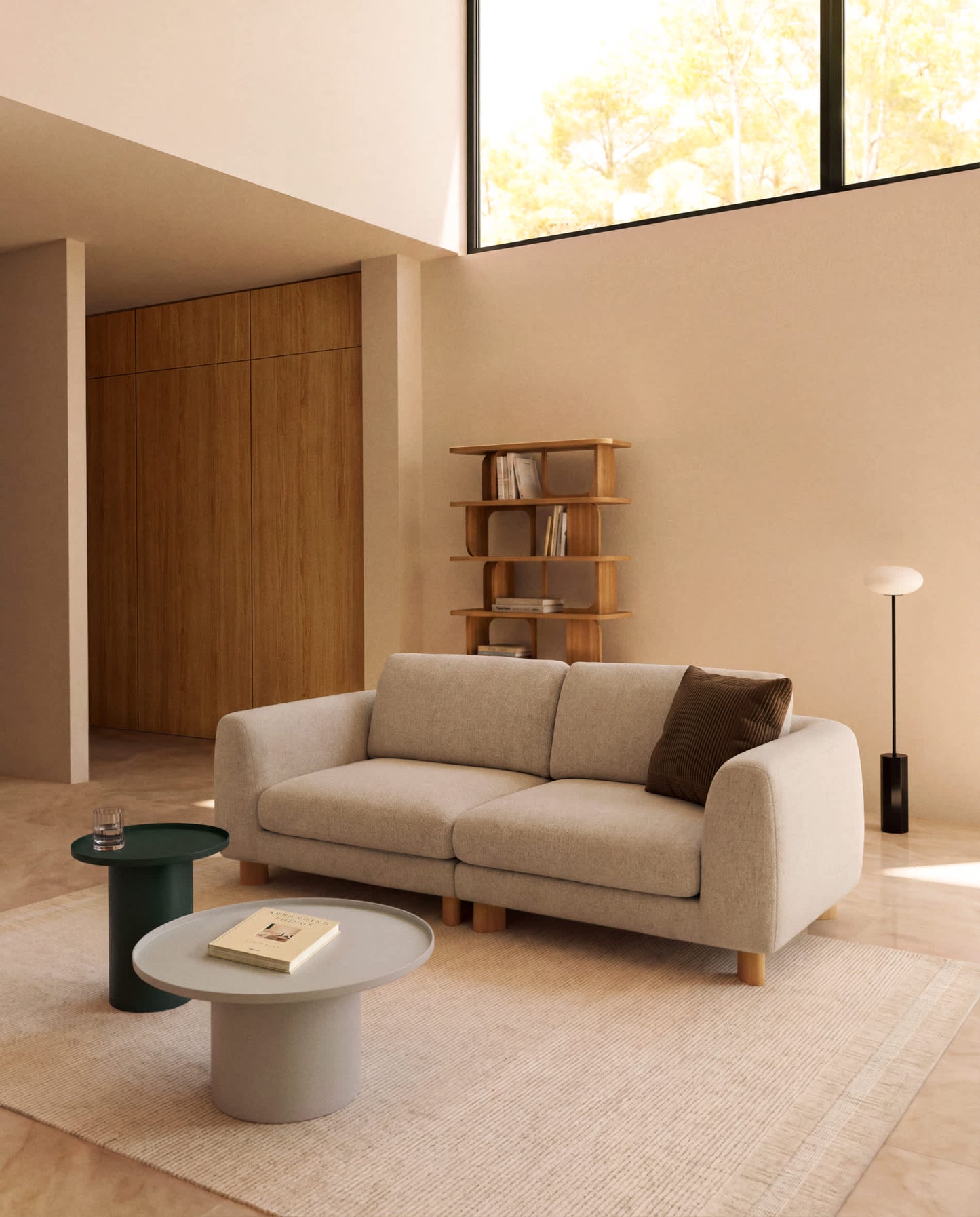 Divano Vera 3 posti beige con gambe in legno massiccio di frassino con finitura naturale 230 cm FSC Mix Credit