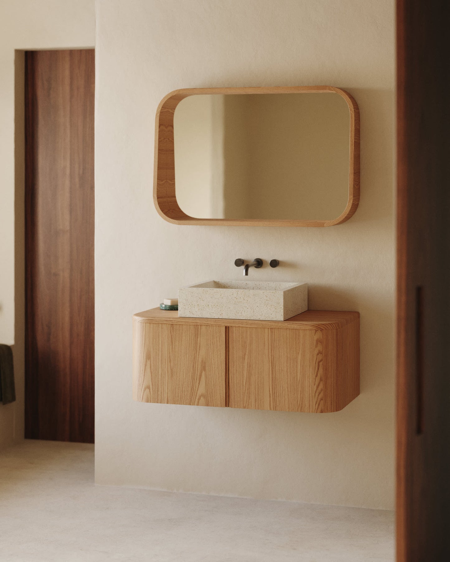 Specchio Salaya in legno compensato di frassino con finitura naturale 90 x 60 cm