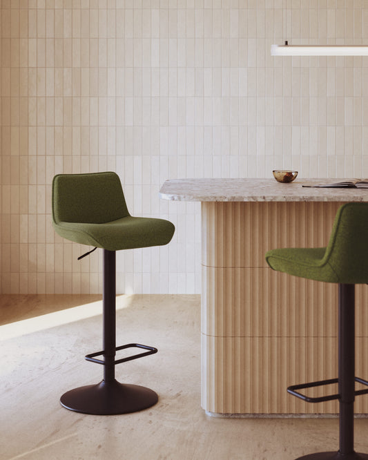 Sgabello Zenda in ciniglia verde scuro e acciaio nero opaco altezza 81-102 cm