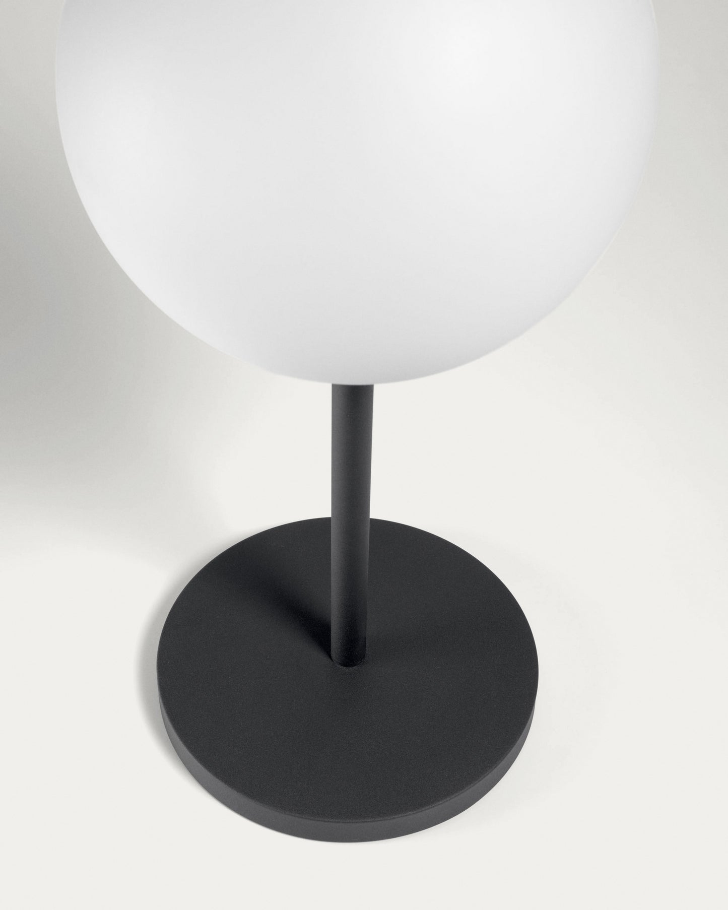 Lampada da tavolo da esterno Dinesh in acciaio nero