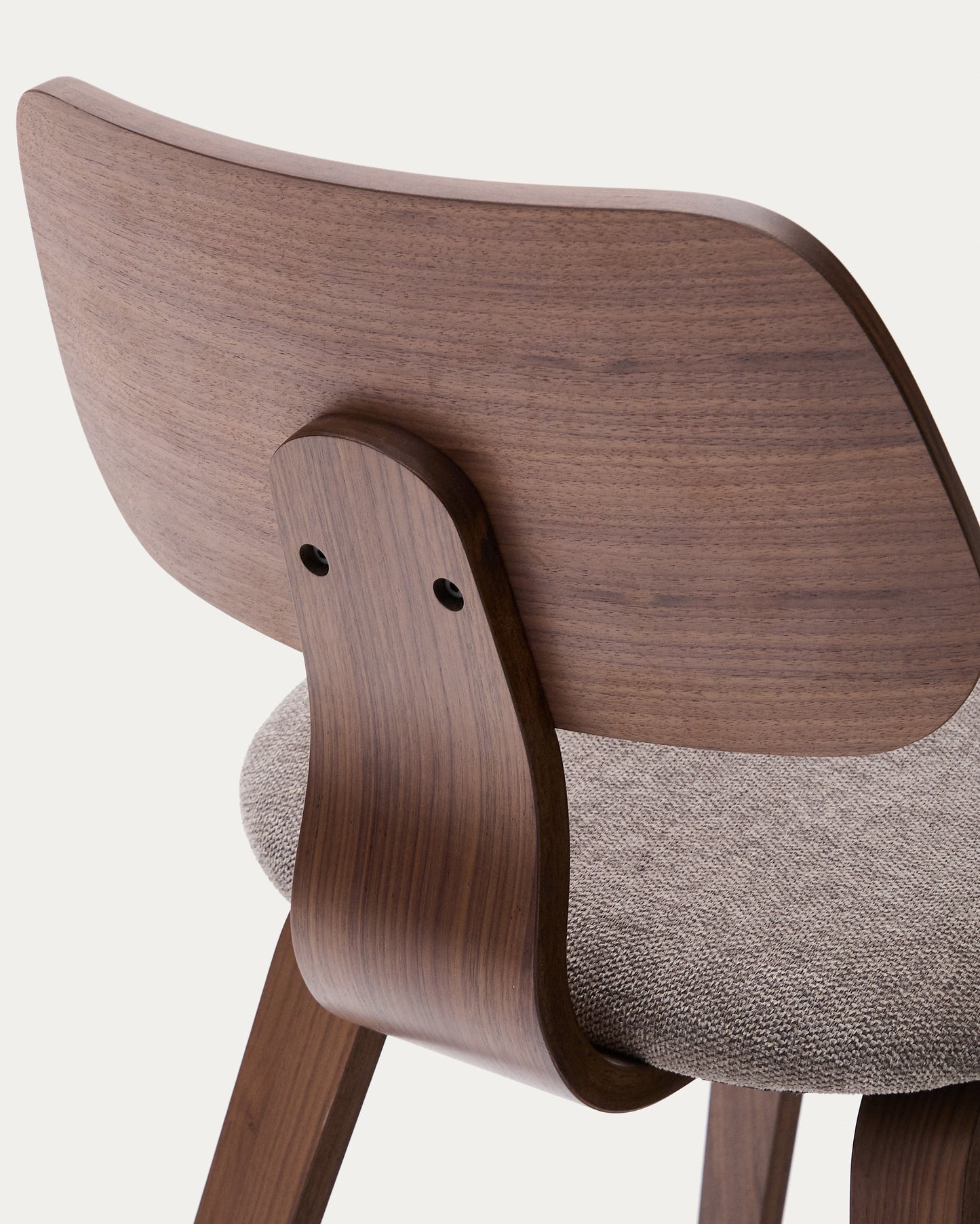 Sedia Gena in chenille beige struttura in impiallacciatura di noce