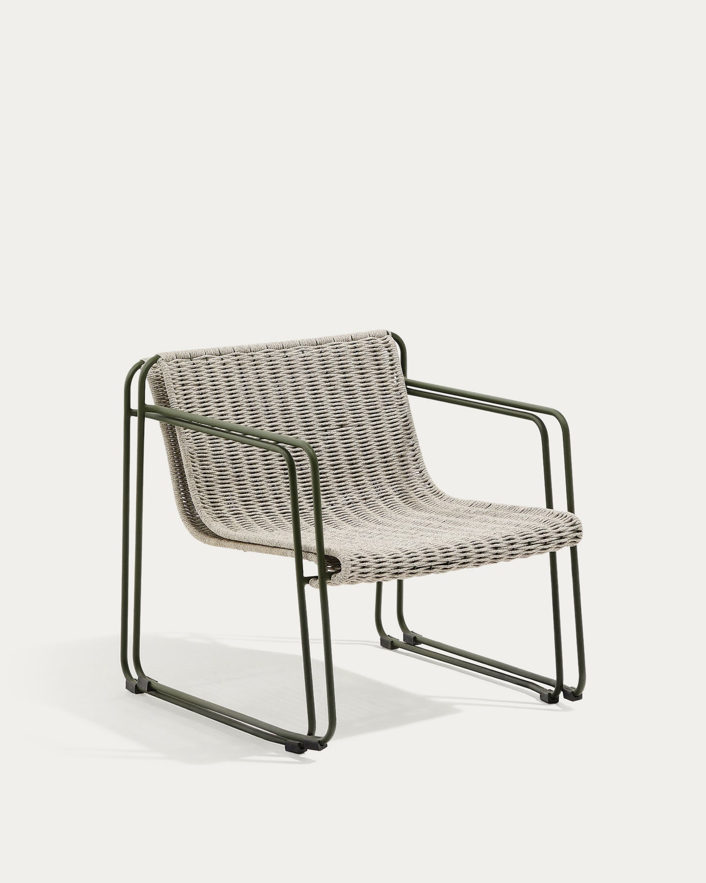 Poltrona impilable Maurina in acciaio zincato verde e corda ecru e grigia