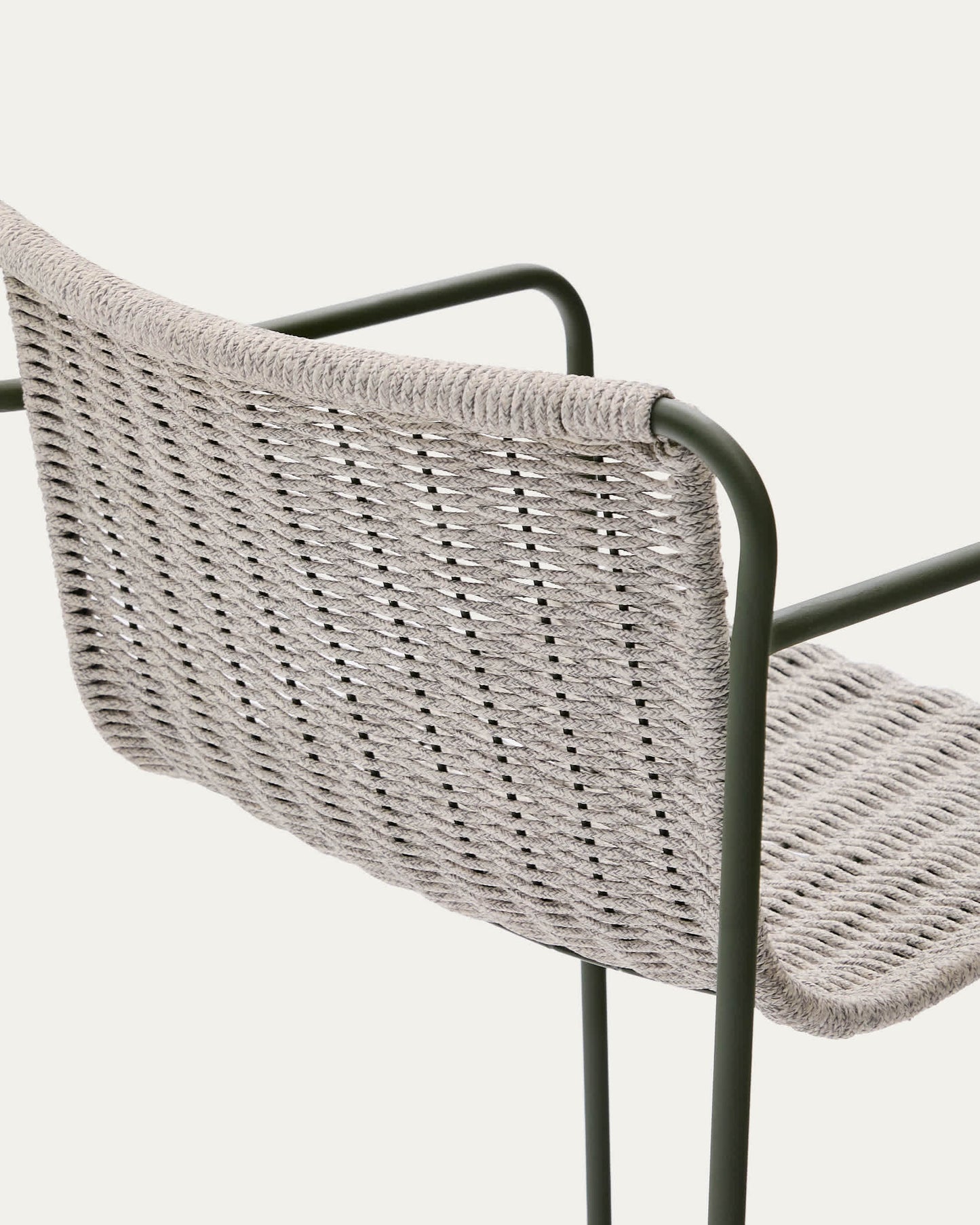 Sgabello Maurina in acciaio zincato verde e corda ecru e grigia 64,5 cm