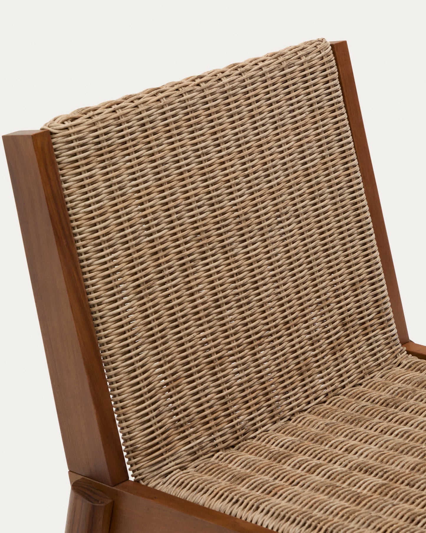 Sedia Itani in legno massiccio di acacia e rattan sintetico