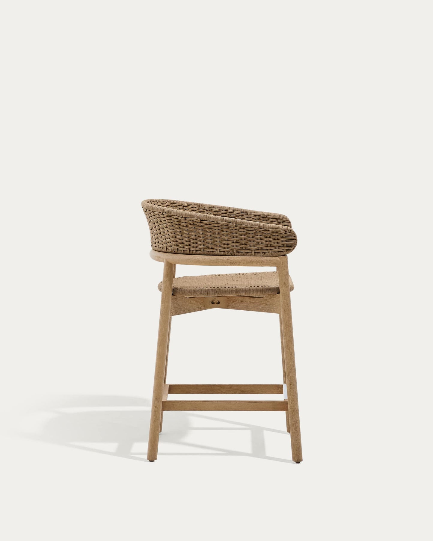 Sgabello Arinella in legno massiccio di acacia con finitura naturale e corda beige 65 cm