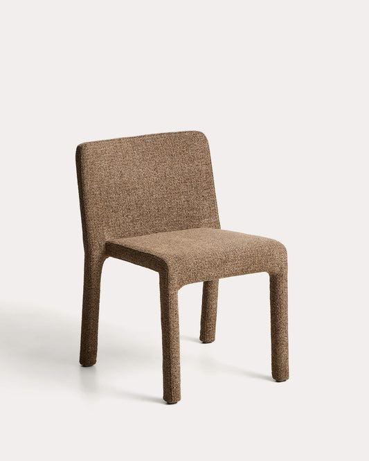 Sedia impilabile Loria in ciniglia marrone cioccolato FSC 100%
