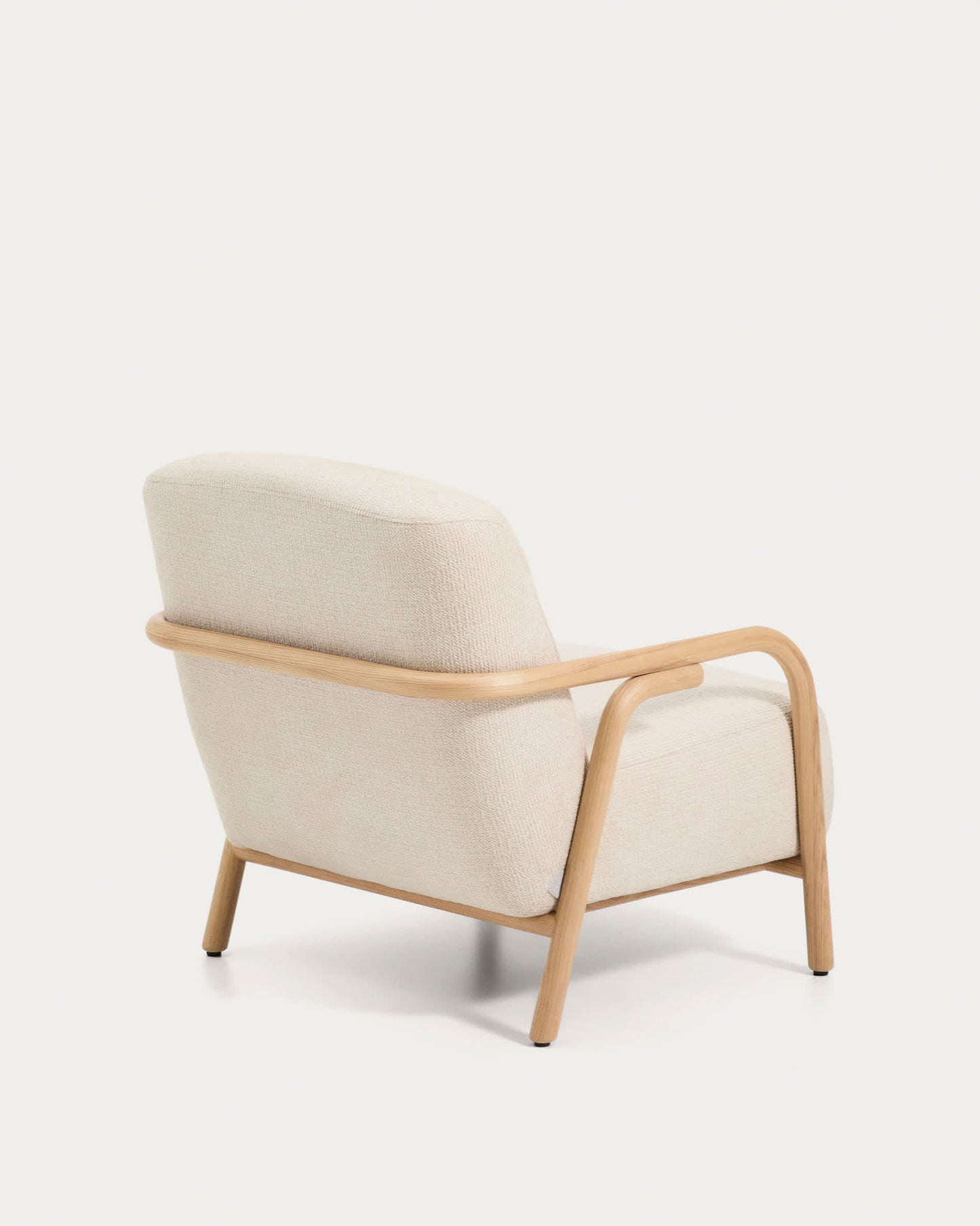 Poltrona Sylo in ciniglia beige e legno massiccio di frassino con finitura naturale