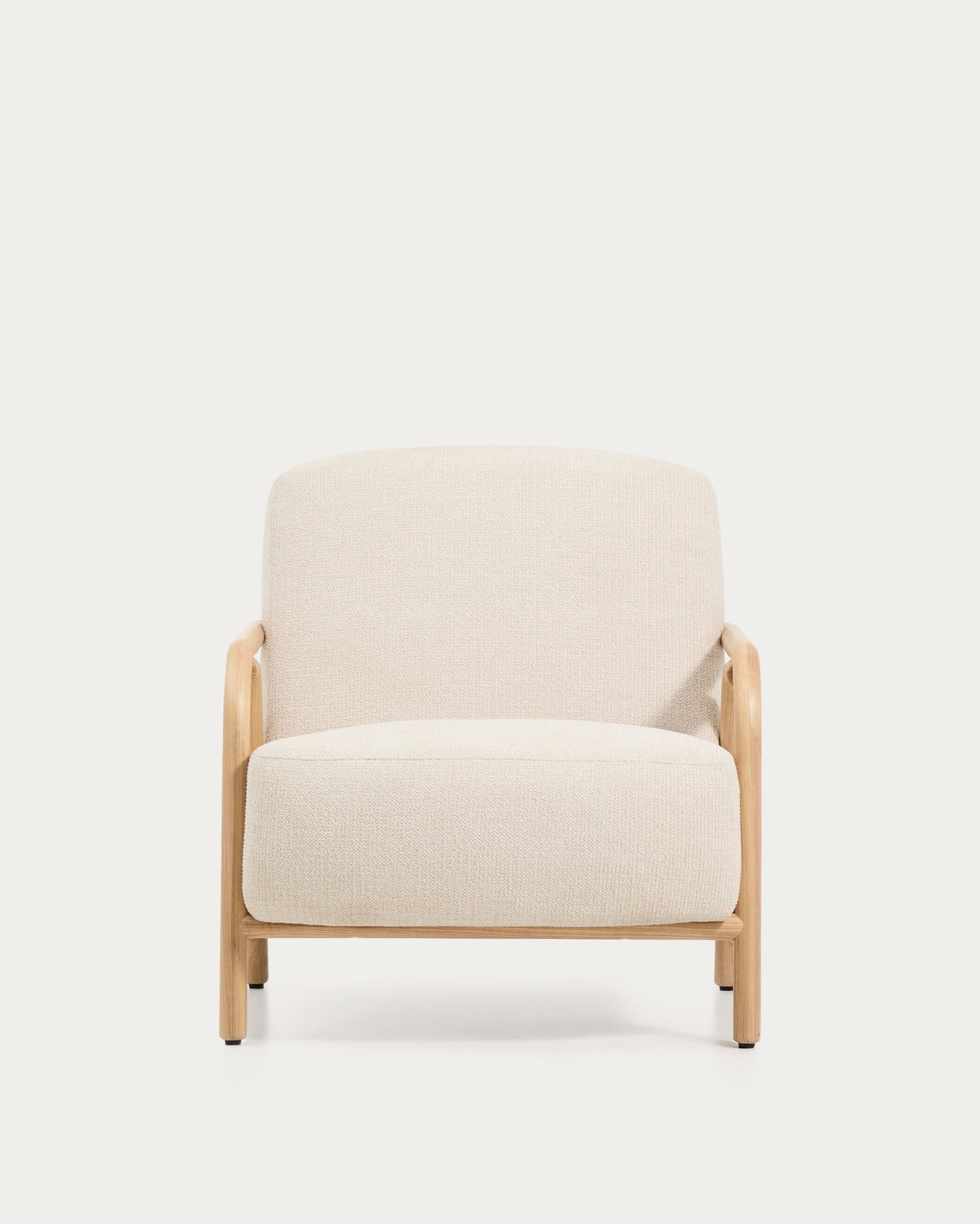 Poltrona Sylo in ciniglia beige e legno massiccio di frassino con finitura naturale