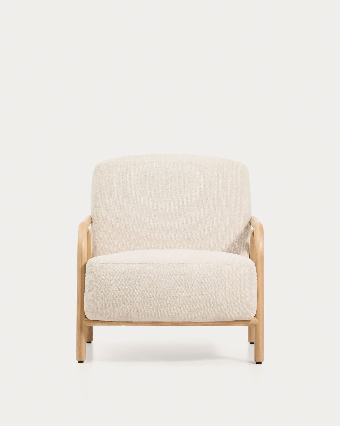 Poltrona Sylo in ciniglia beige e legno massiccio di frassino con finitura naturale
