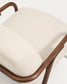 Poltrona Sylo in ciniglia beige e legno massiccio di frassino con finitura color noce
