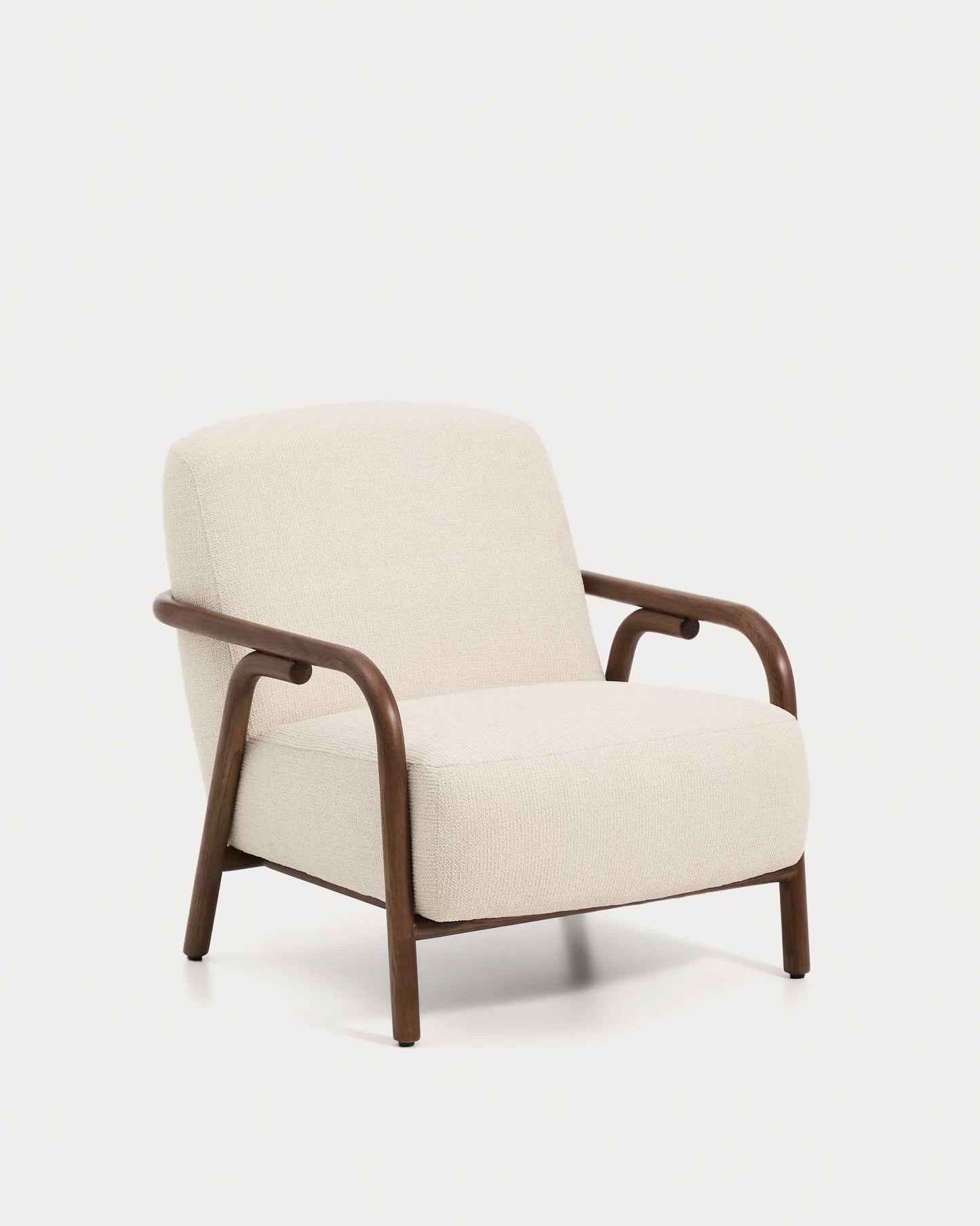 Poltrona Sylo in ciniglia beige e legno massiccio di frassino con finitura color noce