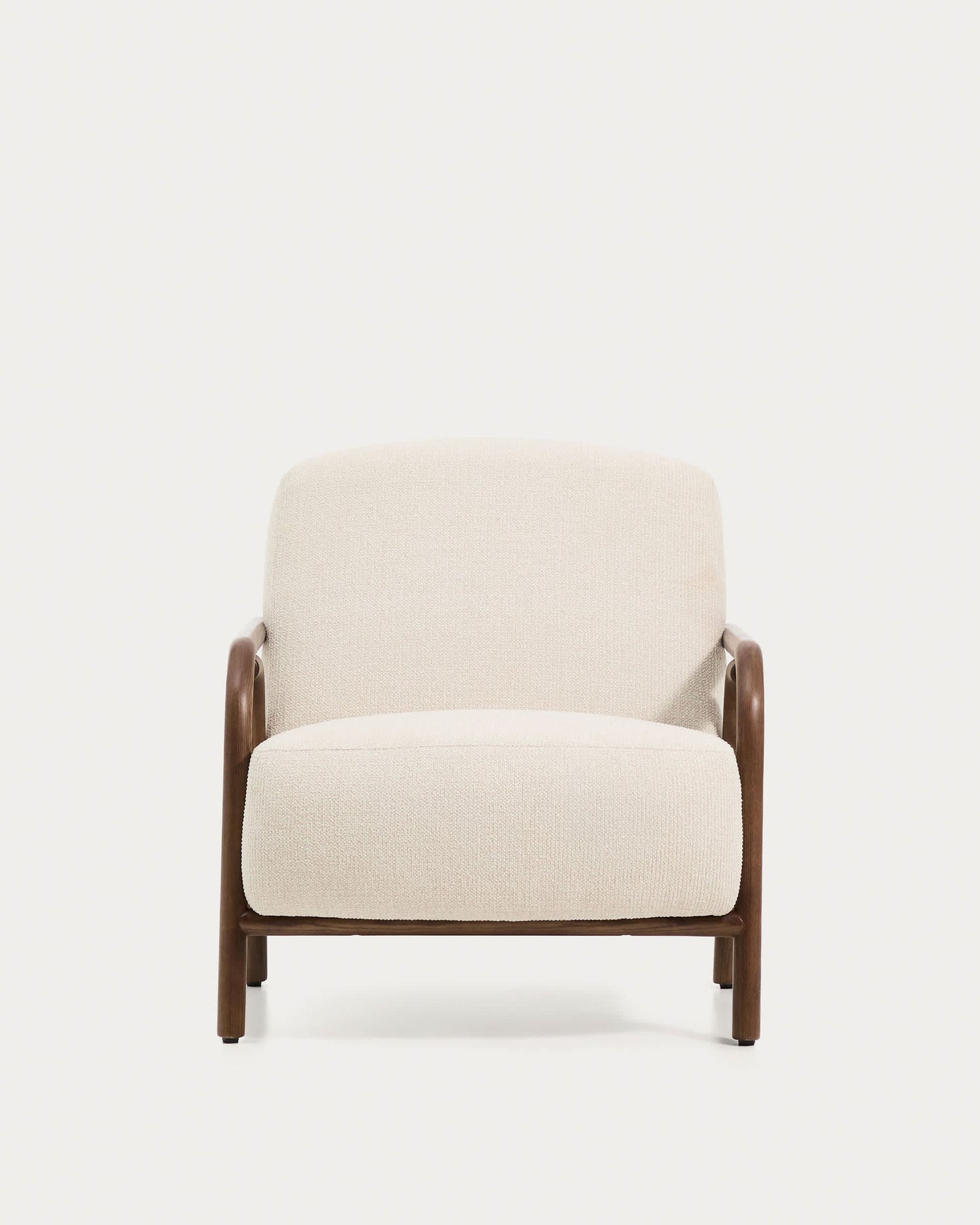 Poltrona Sylo in ciniglia beige e legno massiccio di frassino con finitura color noce