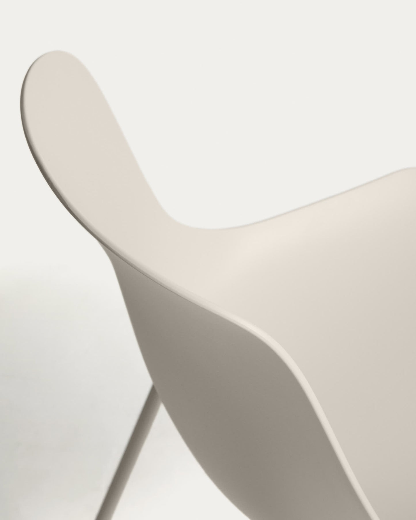 Sedia Altea beige e gambe in acciaio con finitura beige