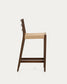 Sgabello Analy con schienale in legno massello di rovere con finitura noce e seduta in corda, 65 cm