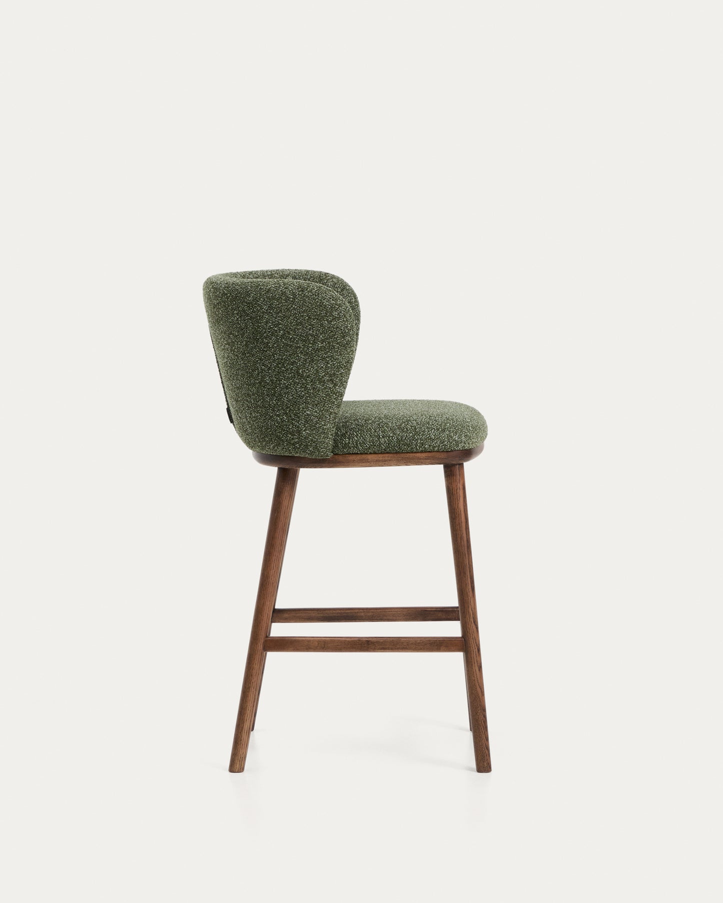 Sgabello Ciselia in ciniglia spessa verde scuro e gambe in legno massiccio di frassino con finitura noce 65 cm