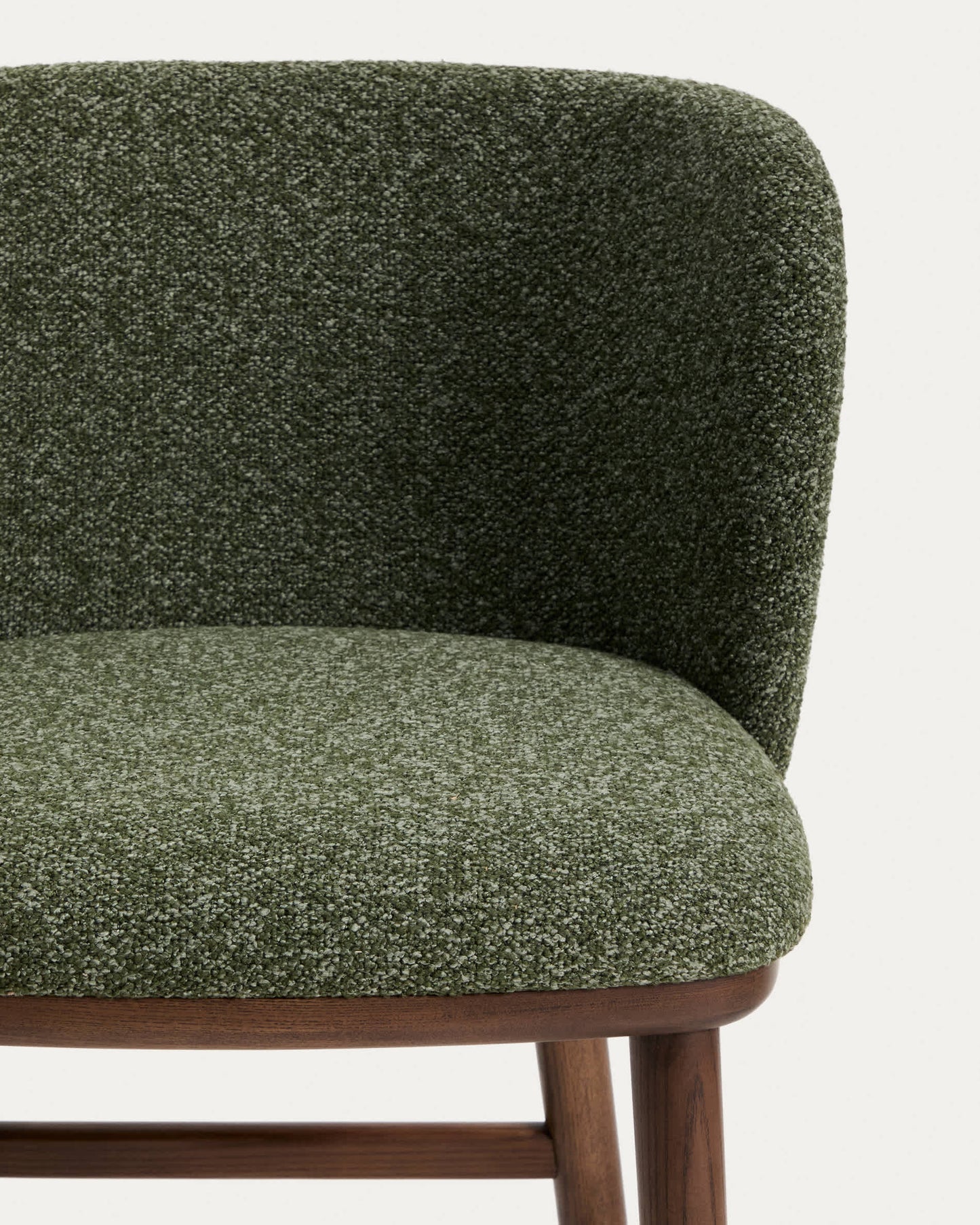 Sgabello Ciselia in ciniglia spessa verde scuro e gambe in legno massiccio di frassino con finitura noce 75 cm