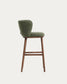 Sgabello Ciselia in ciniglia spessa verde scuro e gambe in legno massiccio di frassino con finitura noce 75 cm