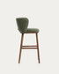 Sgabello Ciselia in ciniglia spessa verde scuro e gambe in legno massiccio di frassino con finitura noce 75 cm