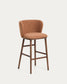 Sgabello Ciselia in ciniglia spessa terracotta e gambe in legno massiccio di frassino con finitura noce 75 cm