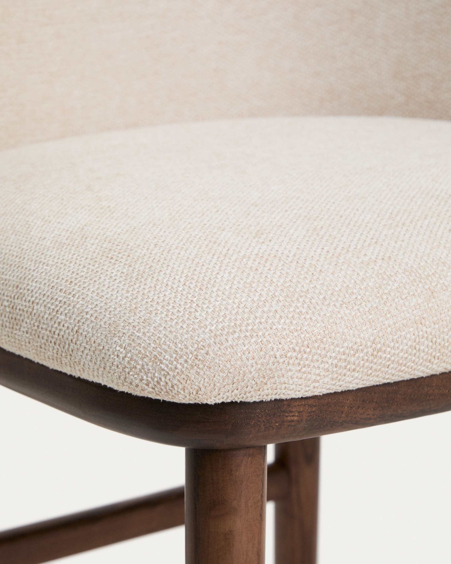 Sgabello Ciselia in ciniglia beige e gambe in legno massiccio di frassino con finitura noce 75 cm