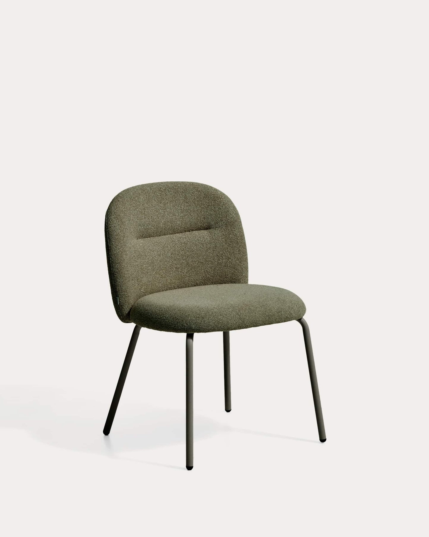 Sedia Arino in ciniglia verde con gambe in metallo verde FSC 100%