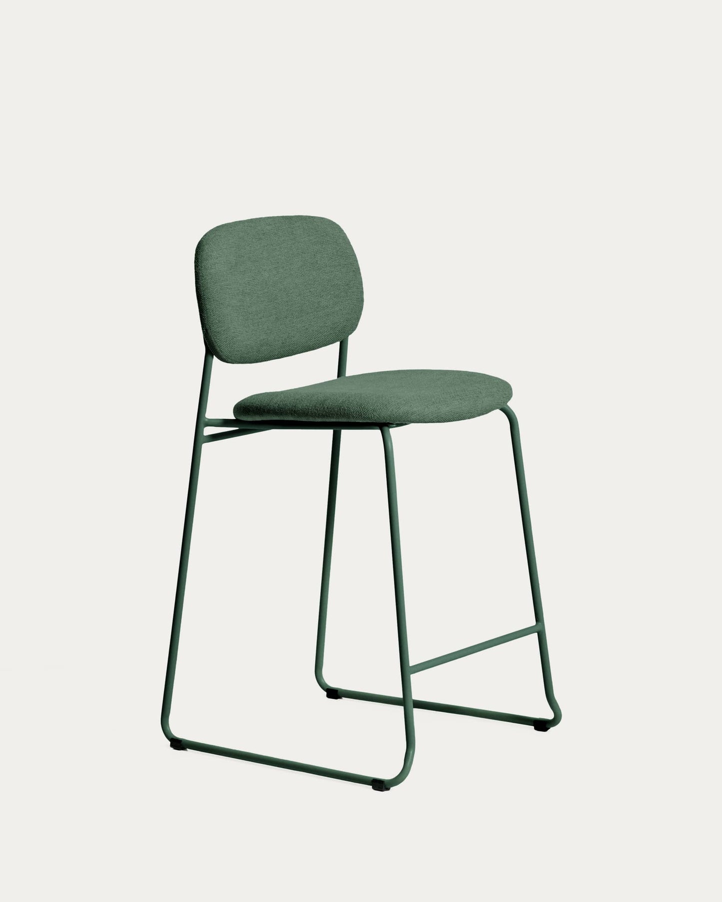 Sgabello impilabile Meli in ciniglia verde e gambe in metallo verde FSC Mix Credit 65 cm